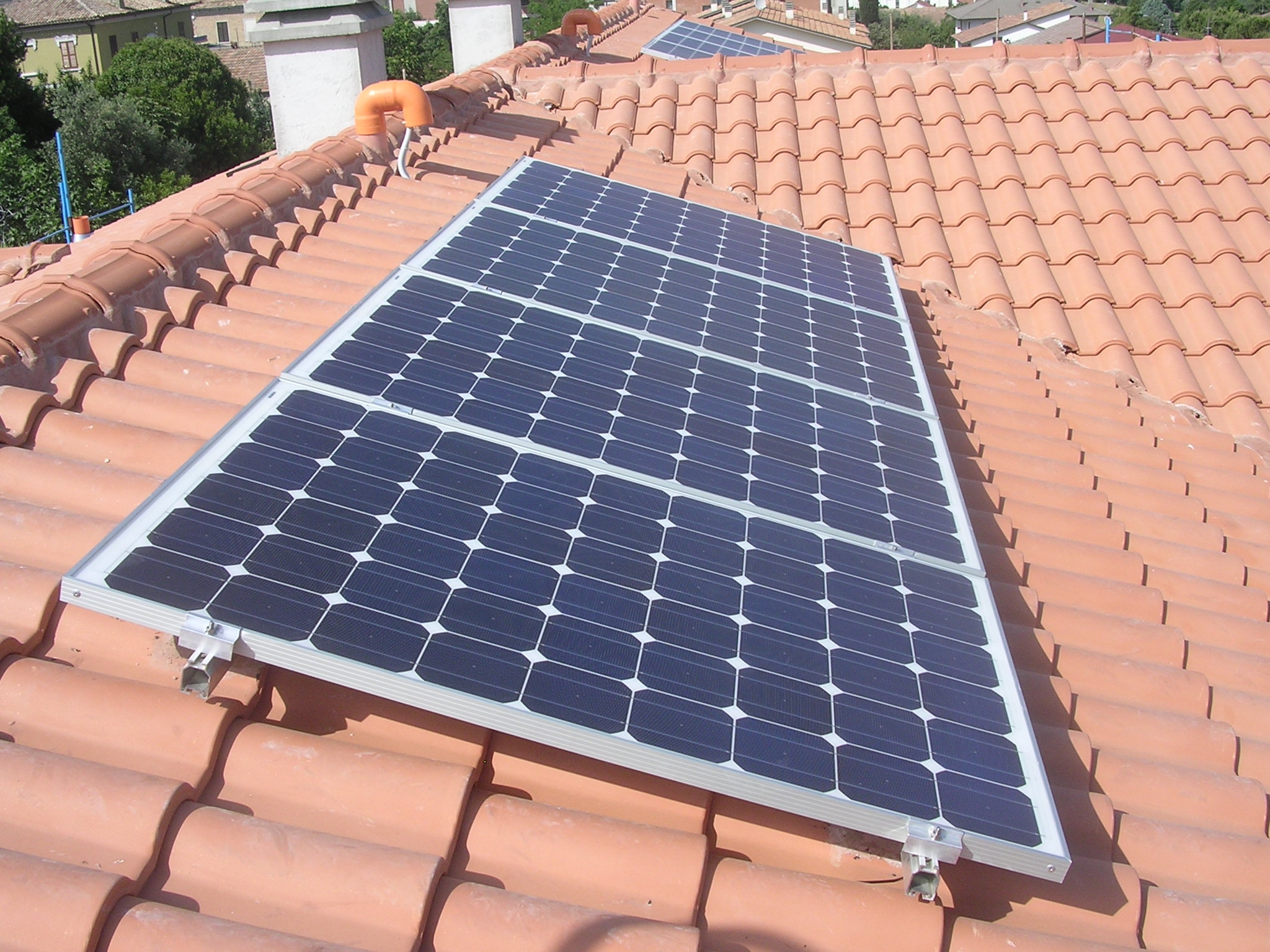 Incentivi allinstallazione di impianti fotovoltaici sui tetti